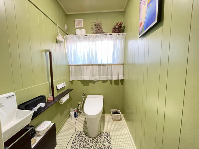 Bathroom, Kano, Kōfu