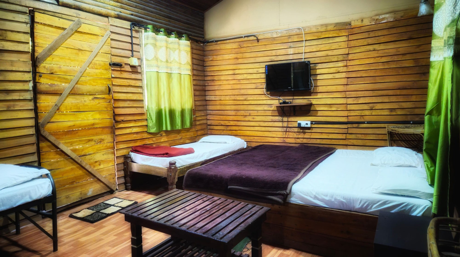Bedroom 2, Devigiri Home Stay and Resort, Chikmagalur