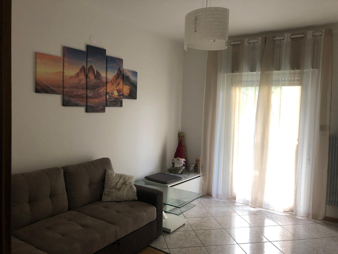 Others 3, Casa di Max - private room in apartment with shared bathroom FREE PARKING, Bolzano