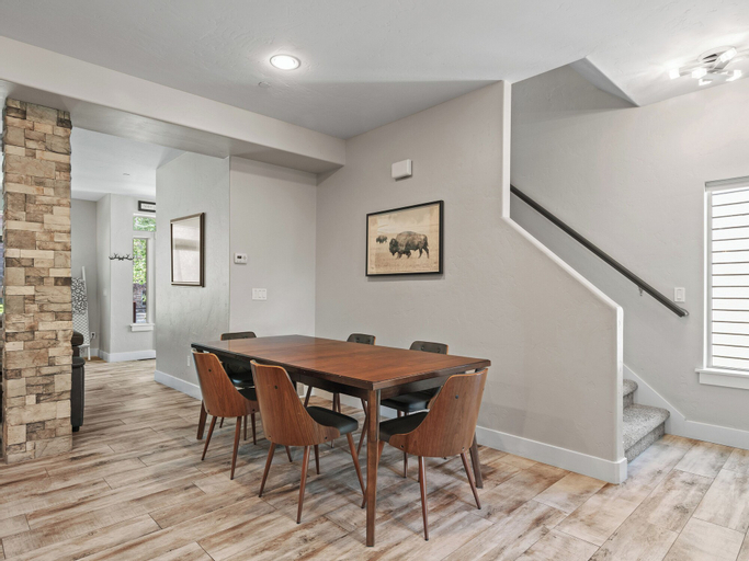 Dining Room 10