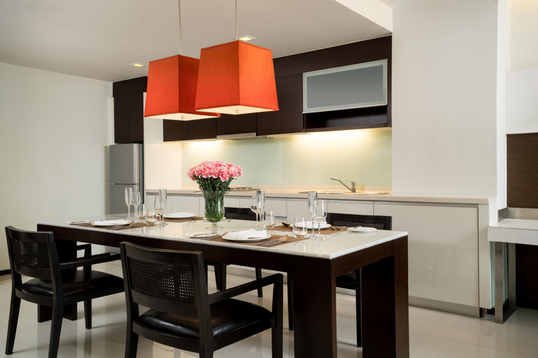 Dining Room 7