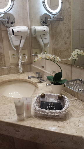 Bathroom 4, Giorni Hotel Boulevard, Resende