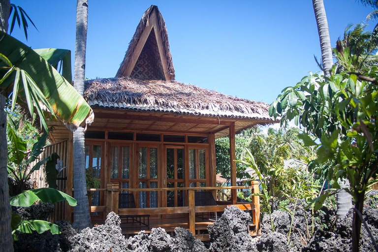 Exterior & Views 1, Keady Cottage - 30 metres from the beach and ocean, San Juan