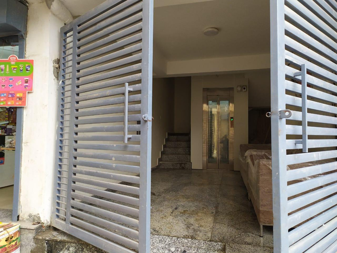 Others 4, The Raveesh Apartment F771, Delhi