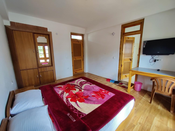 Others 2, Jig Gyas Guest House, Leh
