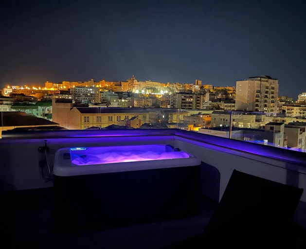Sport & Beauty 2, 18 Dante Luxury Suites, Cagliari