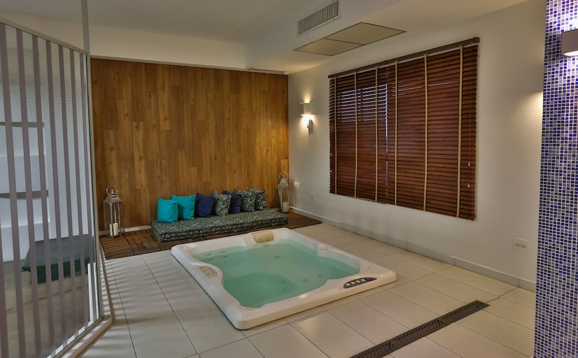 Bathroom 4, Bourbon Santos Hotel (ex Mendes Hotel), Santos