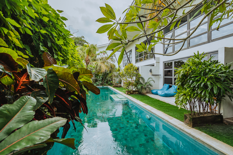 Swimming Pool 19