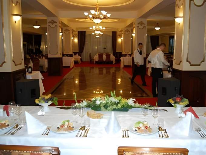 Food & Drinks 5, The Elite Oradea S Legendary Hotel, Oradea