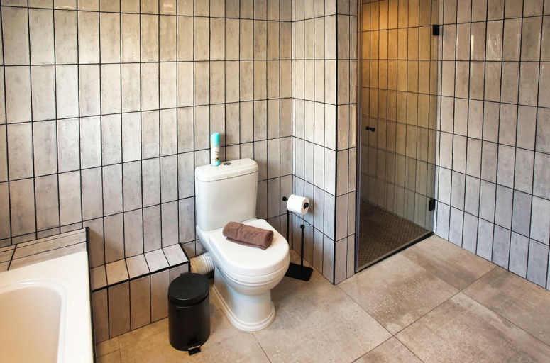Bathroom 3, The Spry House, Langebaan, 8 Sleeper, West Coast