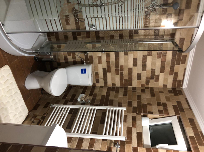 Bathroom 3, Casa Antonia, Pietroasa