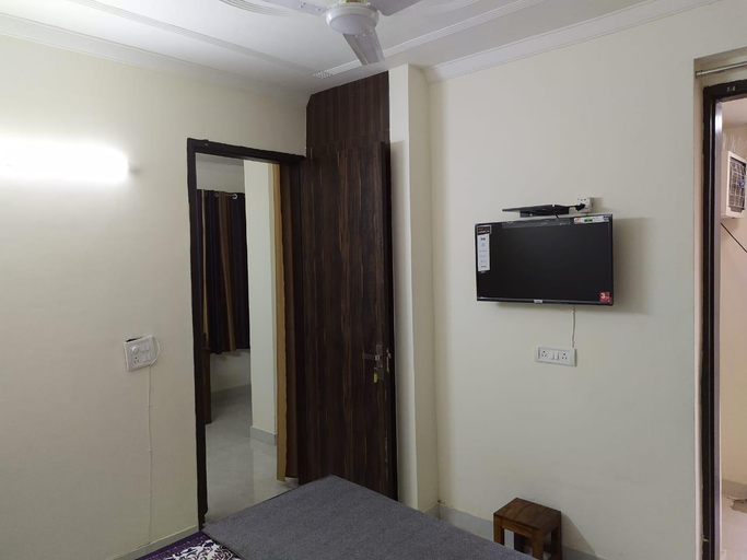Others 5, The Raveesh Apartment F771, Delhi