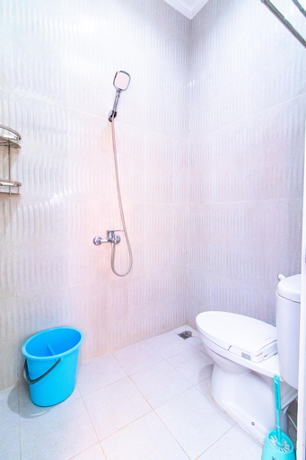 Bathroom 8