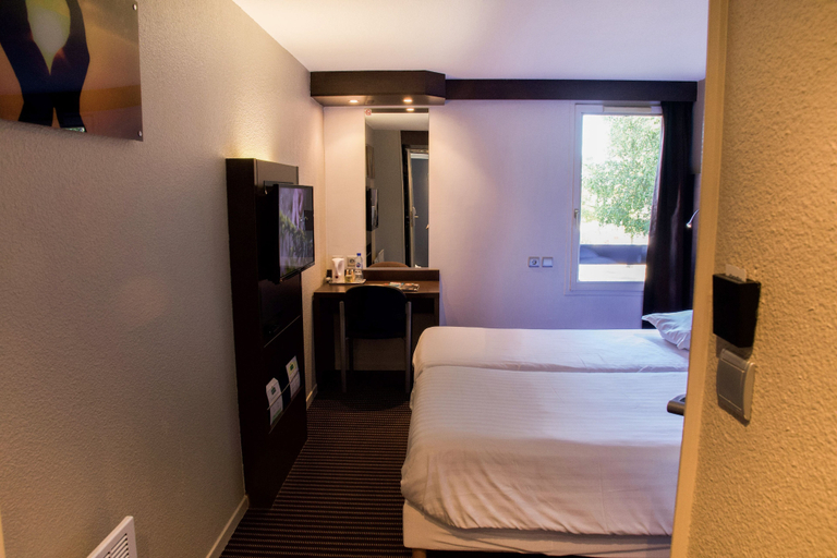 Bedroom 4, Parc Hotel, Pas-de-Calais