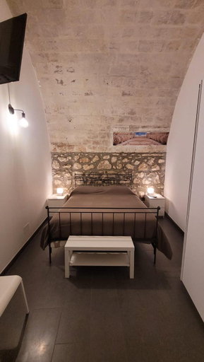 Others 5, Casa Vittoria, Syracuse