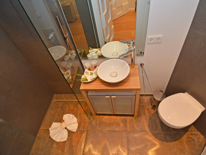 Bathroom 3, Villa Johanna in Sellin - WG 11 mit Kamin und großer Terrasse, Vorpommern-Rügen