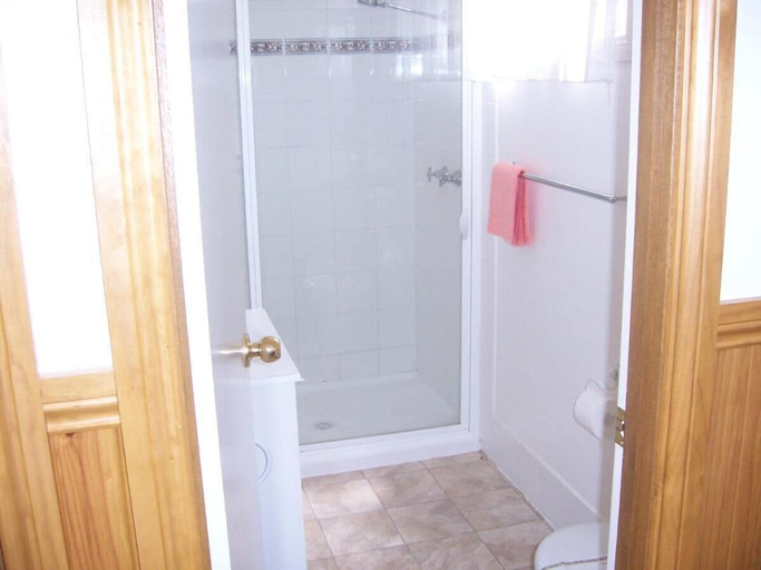 Bathroom, Stawell Caravan Park, N. Grampians - Stawell