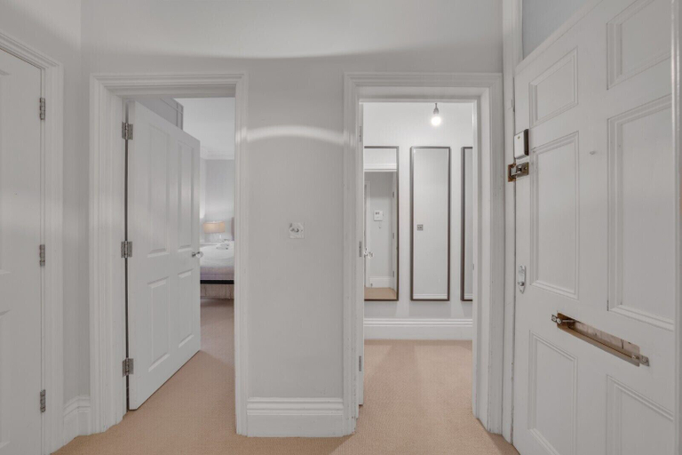 Others 4, The Knightsbridge Residences, London
