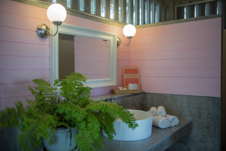 Bathroom 4, Sea Coco Resort, Tha Mai
