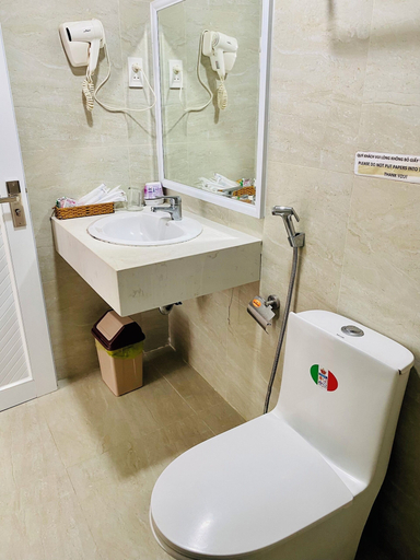 Bathroom 5, Dream Hotel, Nha Trang