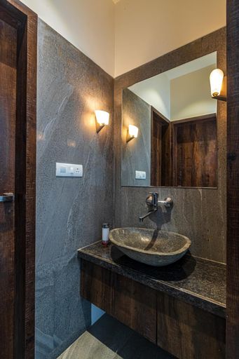 Bathroom 2, SaffronStays Jannat, Nashik