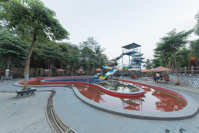 Exterior & Views 2, Urbanview Hotel Cianjur City Park by RedDoorz, Cianjur