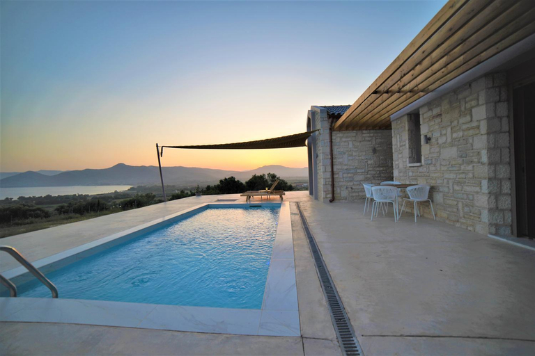 Others 4, Villas Mandalos, West Greece