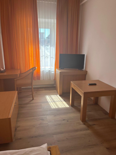 Others 4, Post 15, Braunau am Inn