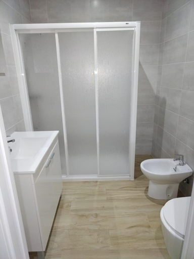 Bathroom 2, CASTRO Suites Osuna, Sevilla