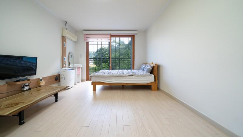 Bedroom 3, Hongcheon Sinyeong Pension, Hongcheon