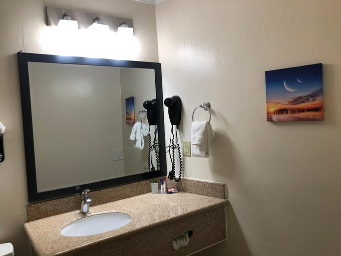 Bathroom 7