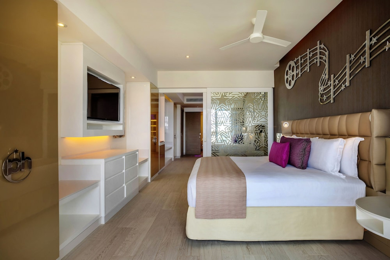 Bedroom 3, Planet Hollywood Cancun, An Autograph Collection All-Inclusive Resort, Isla Mujeres