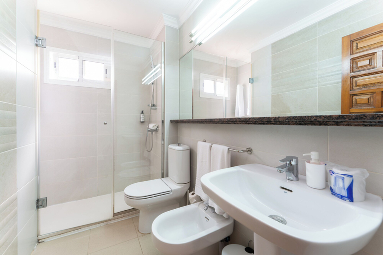 Bathroom, Alsol El Chaparral, Las Palmas