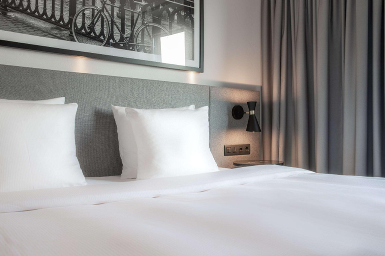 Bedroom 16