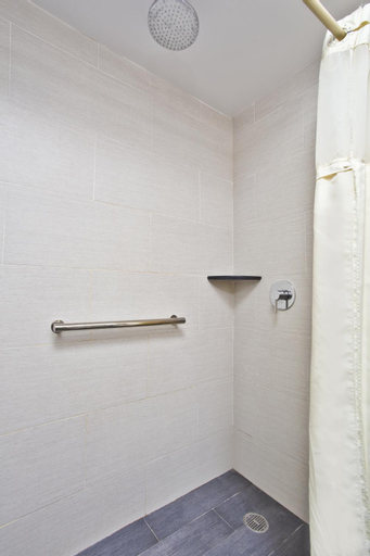 Bathroom 9