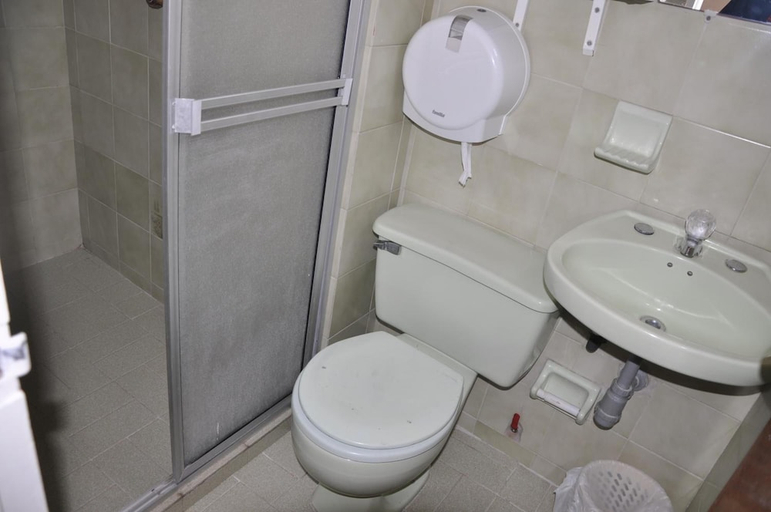 Bathroom 4, Veleros Hotel, Cartagena de Indias