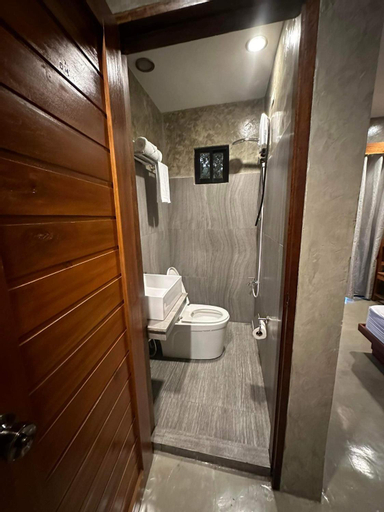 Bathroom 9