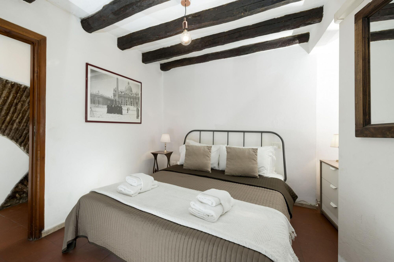 Room 3, Diana in Pantheon Apartment, Rome
