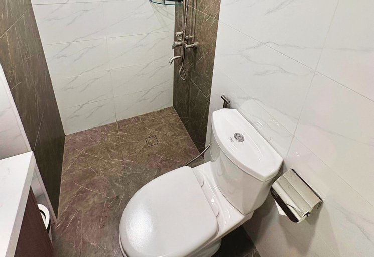 Bathroom 17