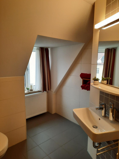 Bathroom 5, Gastehaus Schweiklberg, Passau