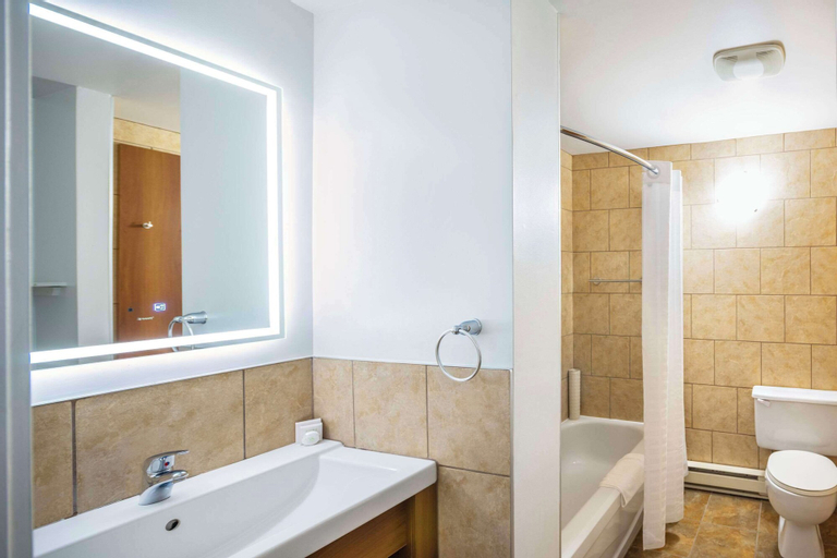 Bathroom 4