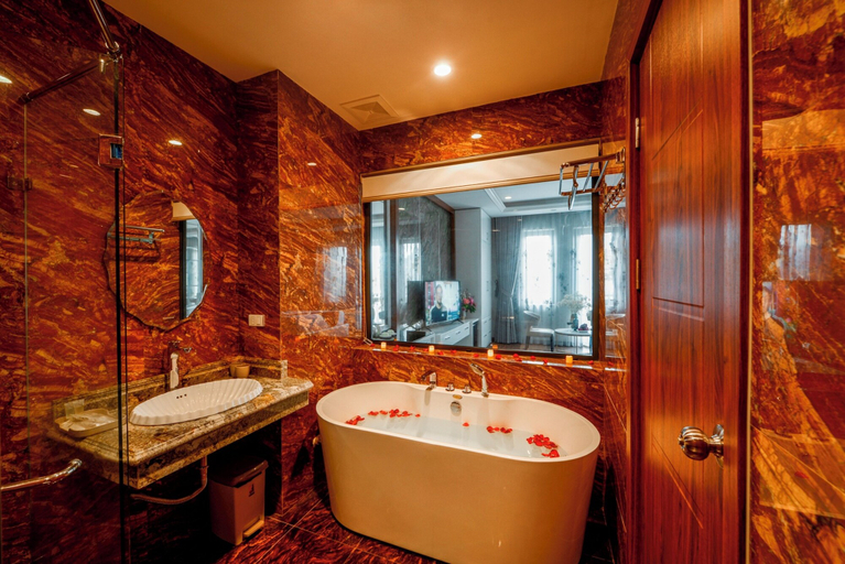 Bathroom 3, Hon Gai Hotel, Hạ Long