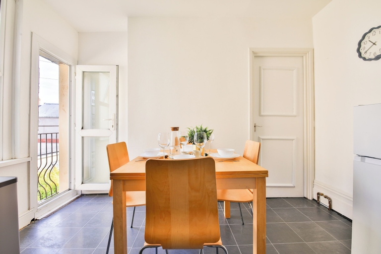 Others 4, Beautifully Designed 2 Bed Apartment, Cardiff