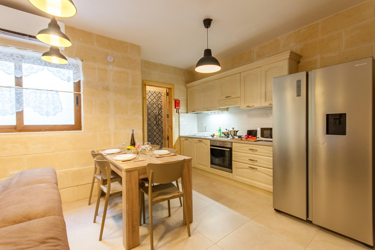 Room 5, Naduri, Beautiful Gozitan Villa + Pool