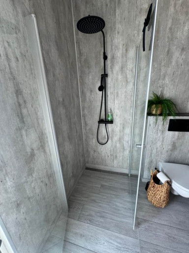 Bathroom, Day Dream Hyrnuland, Akureyri