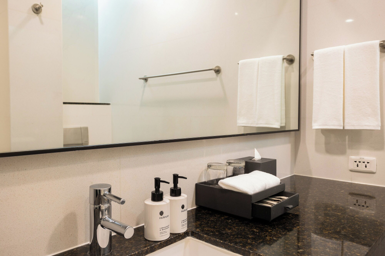 Bathroom 14