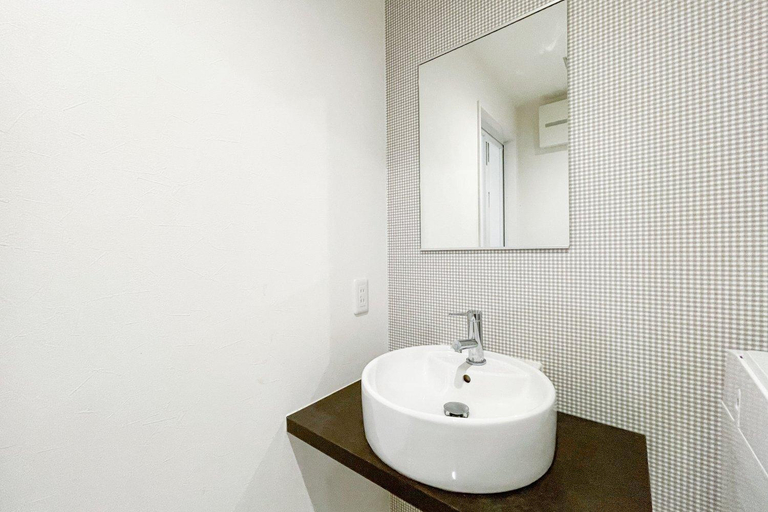 Bathroom 2, WillowsMinpaku, Osaka