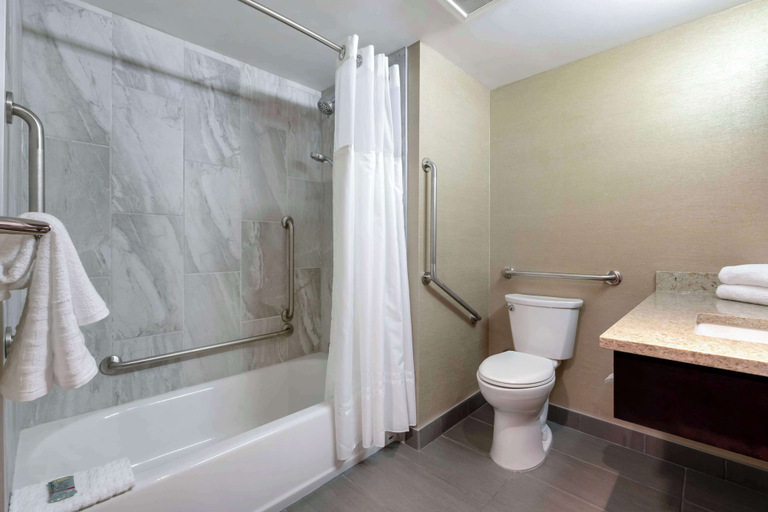 Bathroom 4, Best Western Northgate Inn, Nanaimo