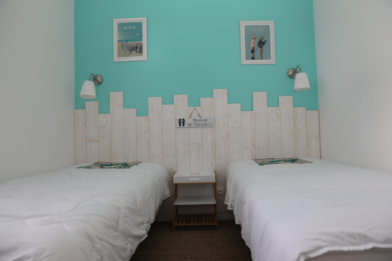 Bedroom 2, Les Chalets du Bois Blanc, Eure-et-Loir
