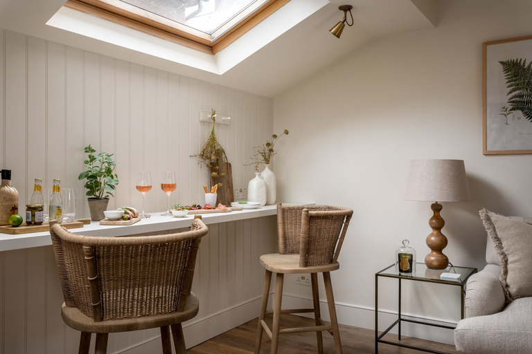 Others 5, Charming Mews House in Historic Winchester, Hampshire